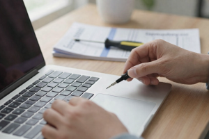 Como reparar uma tecla partida num portátil: dicas de resolução de problemas